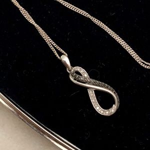 Black & White 1/6 ct tw Diamond Silver Necklace